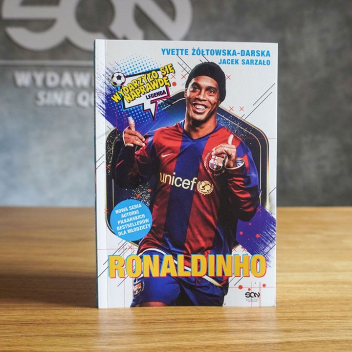 Okładka książki Ronaldinho. Czarodziej piłki nożnej w księgarni sportowej Labotiga
