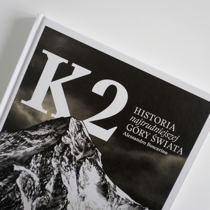 Okładka książki K2. Historia najtrudniejszej góry świata w księgarni Labotiga